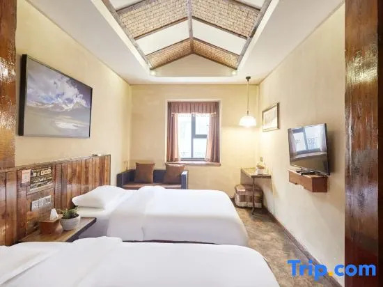 Lazy Boy Hotel（Adin Gate Site）