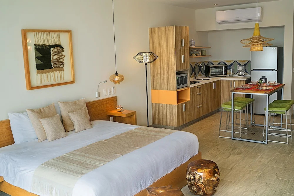 Opal Apt. 302 Just the Best Details, Great Service Ideal Locatio