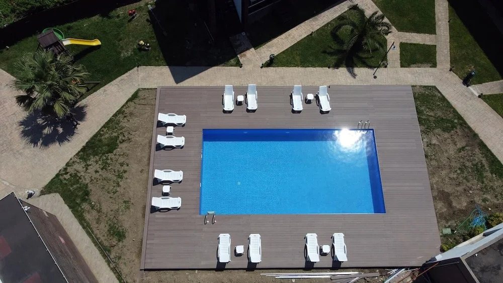 Mad Sea Hotel