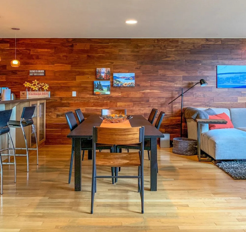 Sophisticated Urban Loft Townhouse with BBQ on the Deck by RedAwning