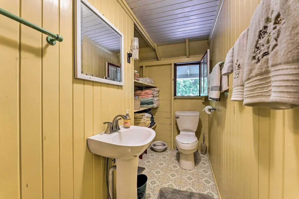 Douglas 'whispering Winds' Cottage w/ Beach!
