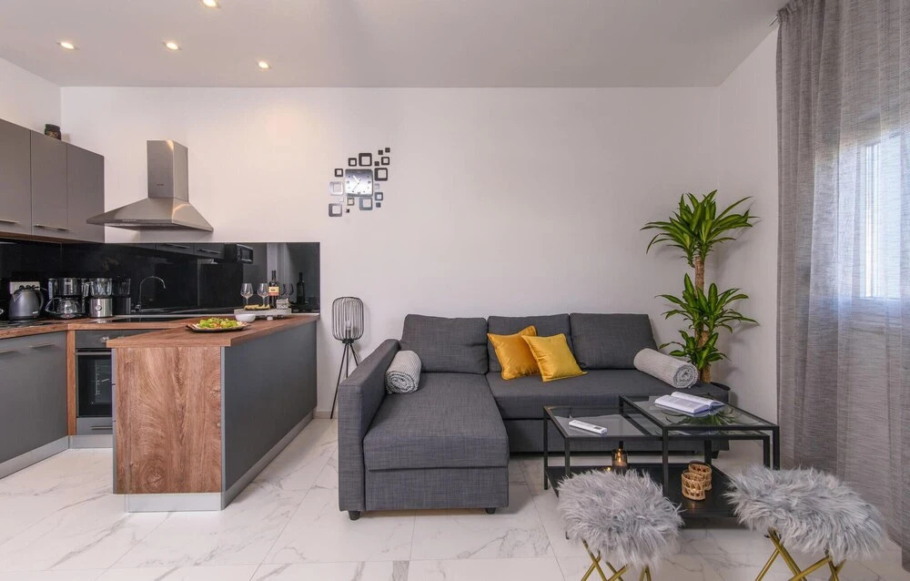 Beautiful Apartment in Kastel Gomilica With Wifi and 2 Bedrooms
