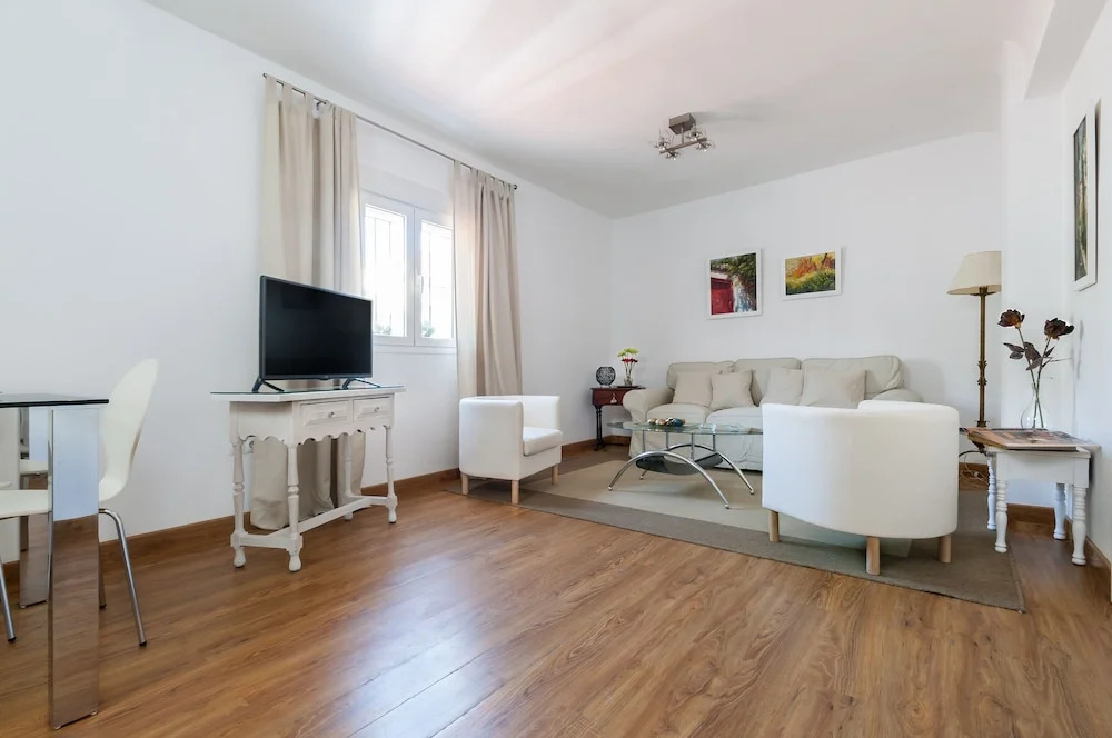 Beautiful Reformed Apartment for 3 pax Atico Velarde