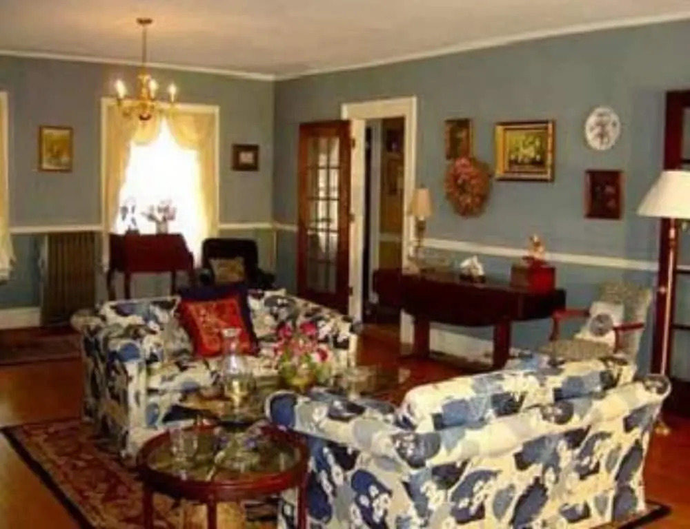 Tucker Hill Inn