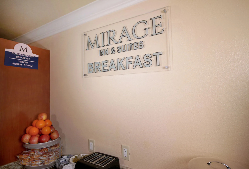 Mirage Inn & Suites