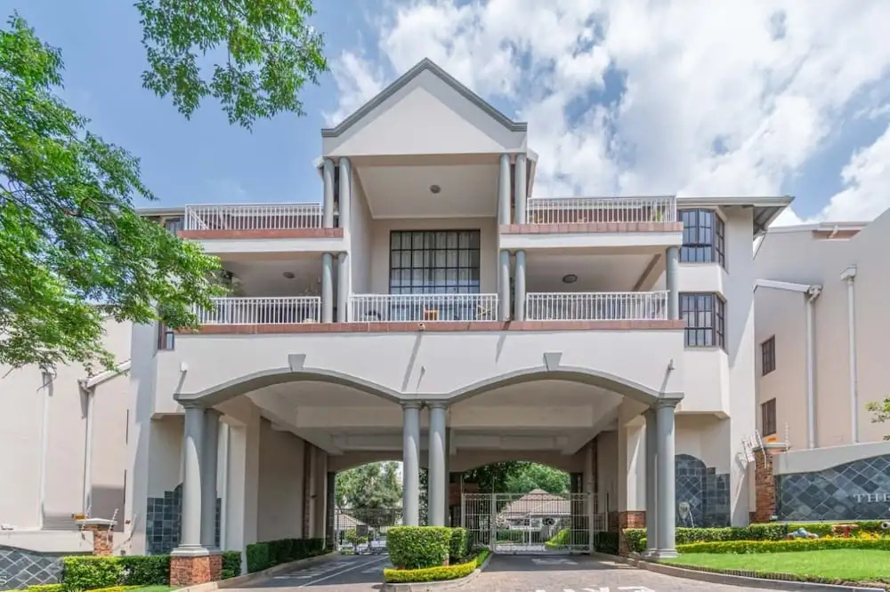 Peaceful Sandton Townhouse in Gated Community