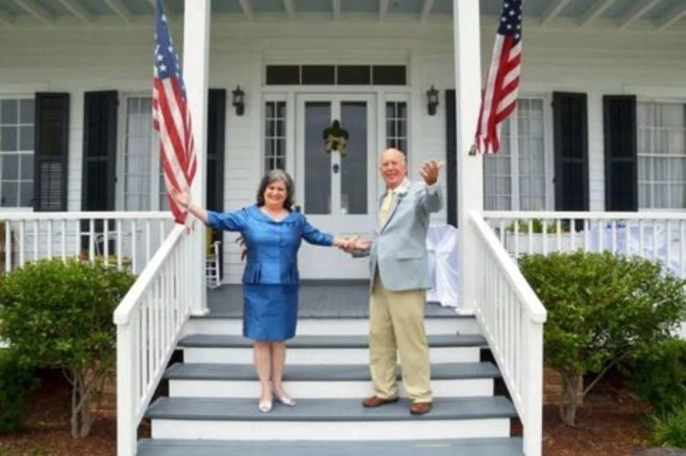 Aunt Dots Luxurious Beachfront B&B