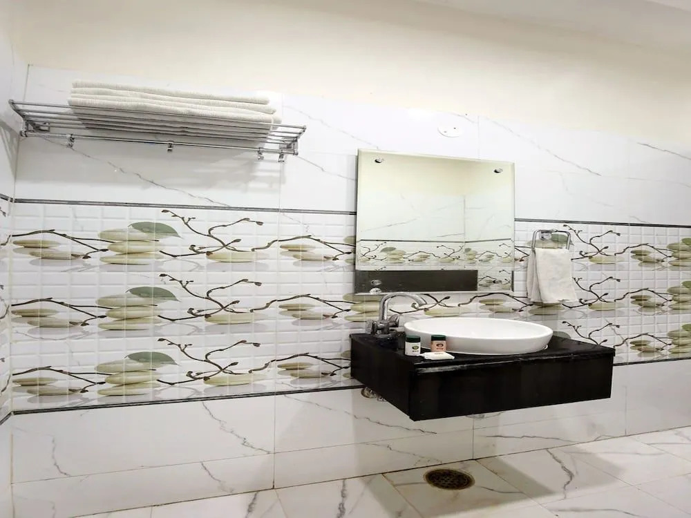 OYO 7100 Hotel Crossroads