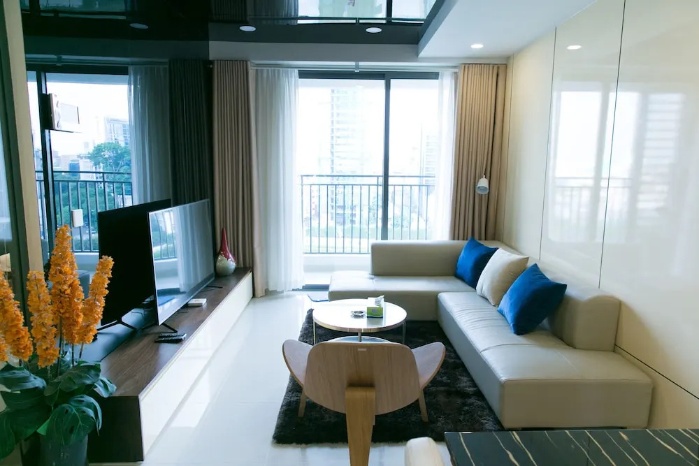 J7 3BR Apartment
