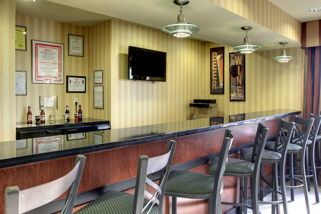 Cobblestone Hotel - Wayne