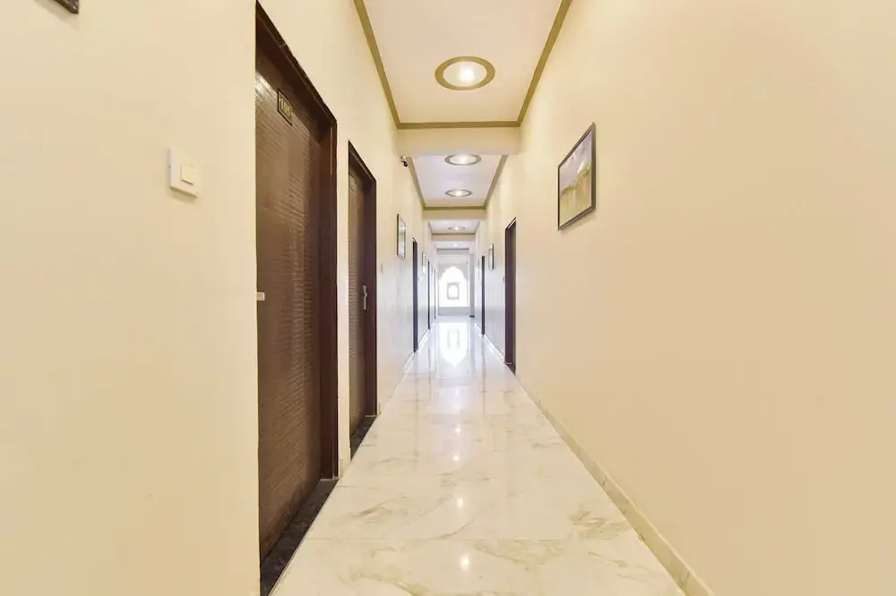 Fabhotel Lavish Palace