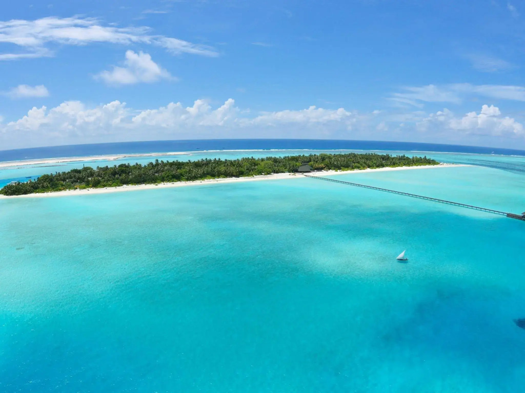 Holiday Island Resort & Spa