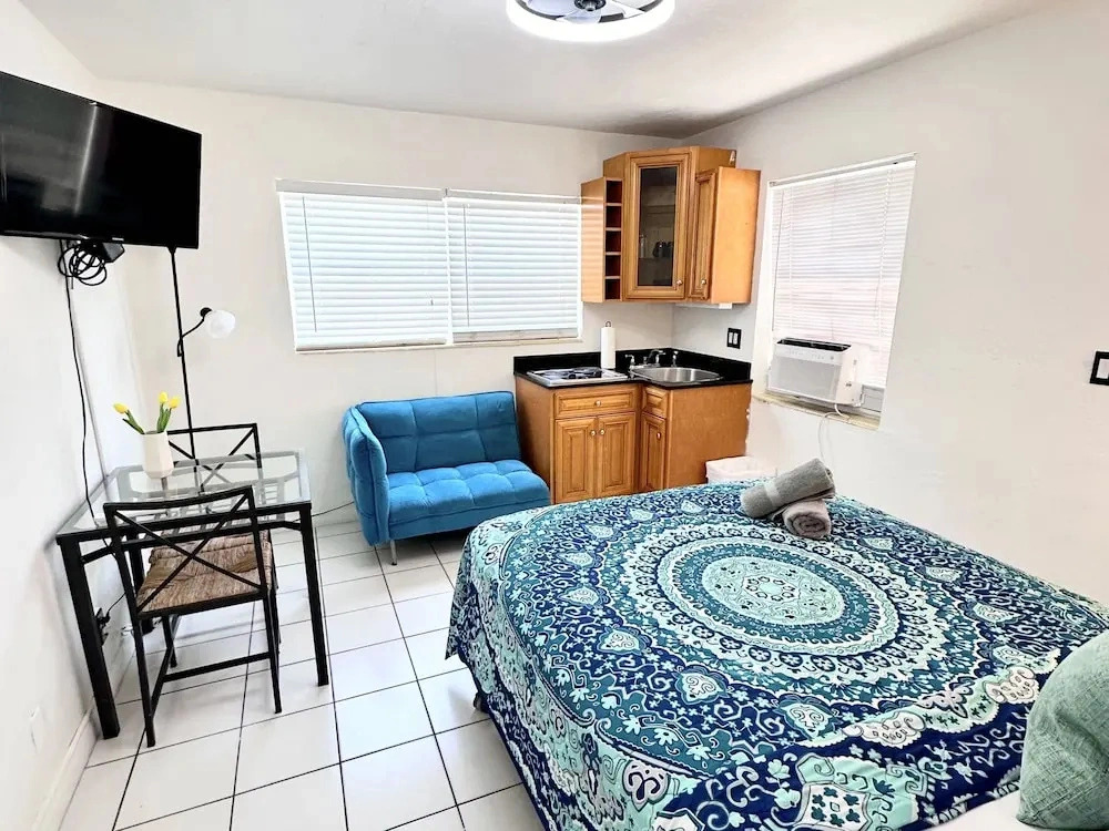 Southwinds 5 for 5 Guests -near the Beach