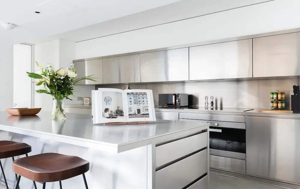 The Chelsea Walk - Modern & Bright 3BDR House with Rooftop & Parking