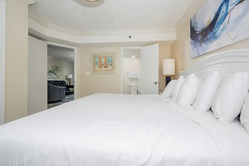 Phoenix Vi 6207 1 Bedroom Condo