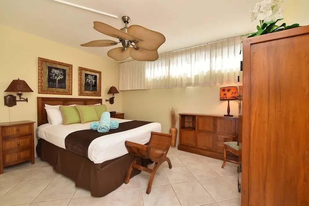 Papakea #a109 1 Bedroom Condo by RedAwning