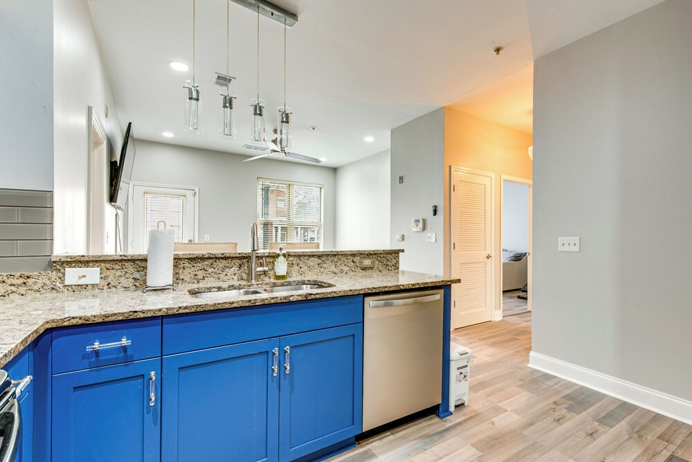 Condo by Marta: 10 Min Walk to World Cup Stadium