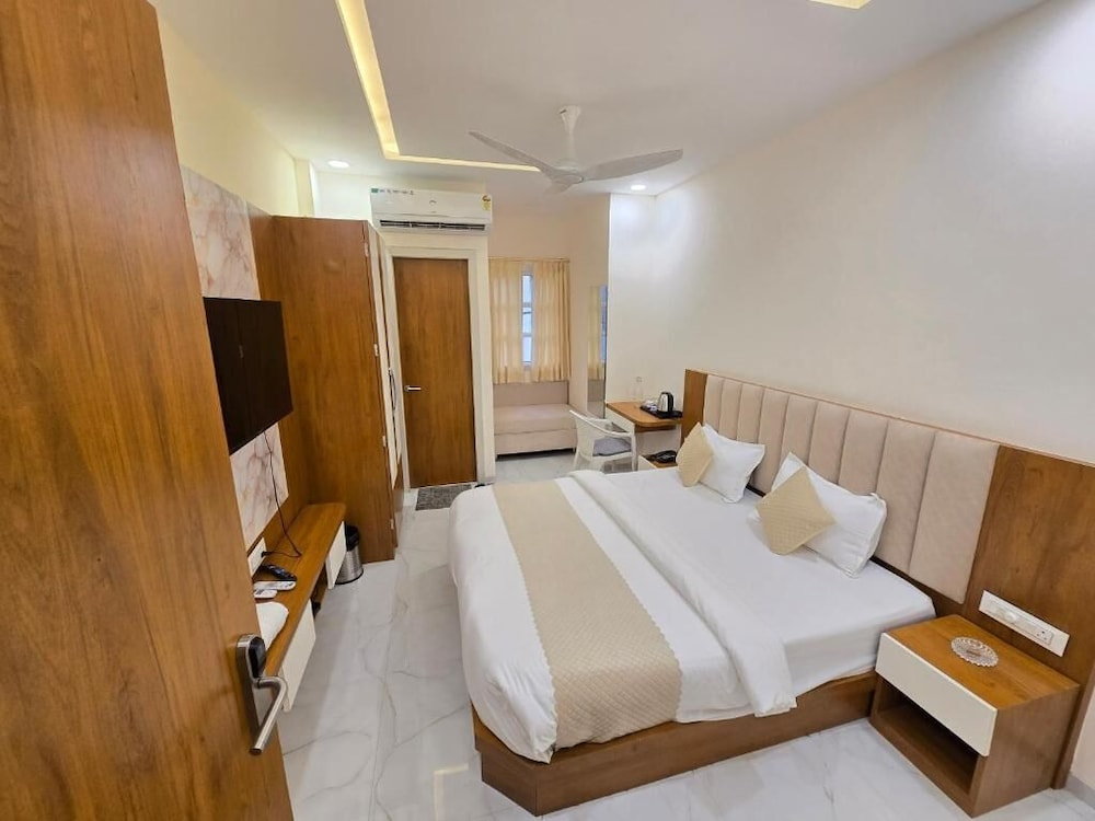 Vaikuntha Stays Hotel