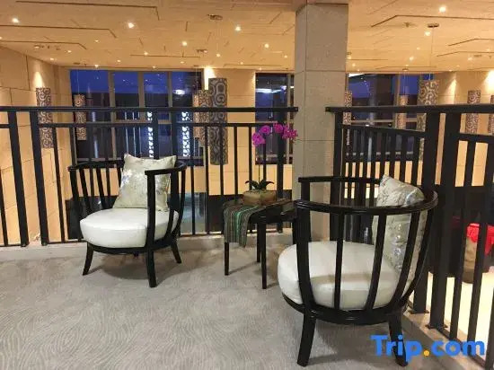 Yunpeng Sunshine Holiday Hotel