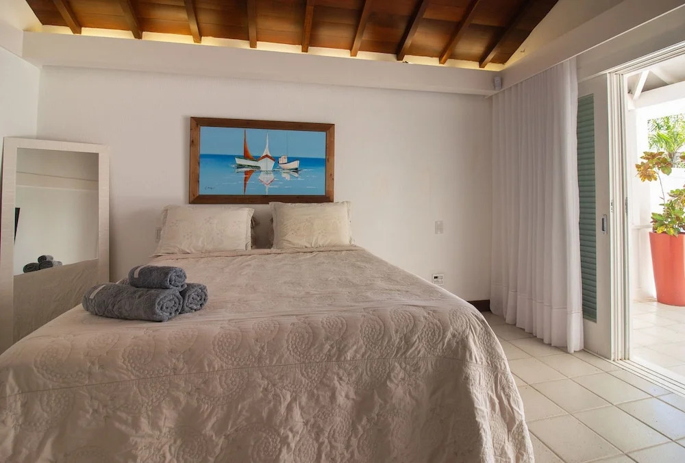 Mansão Pé na Areia Ferradura com 4Suítes
