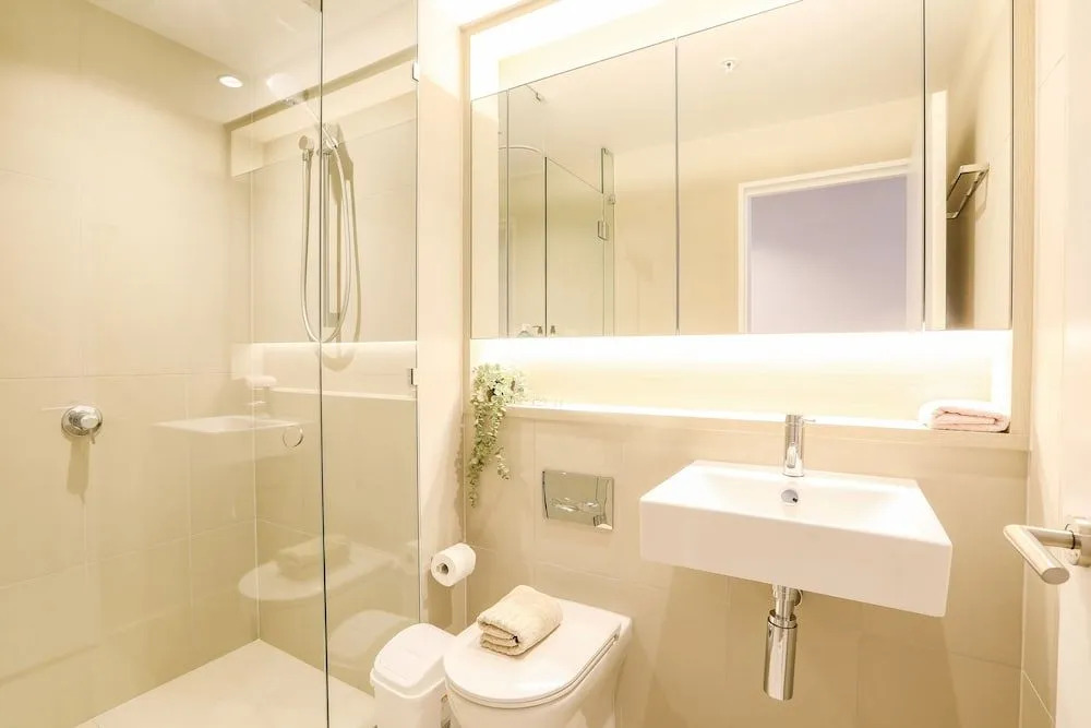 Kozyguru Docklands Modern 1 Room Unit