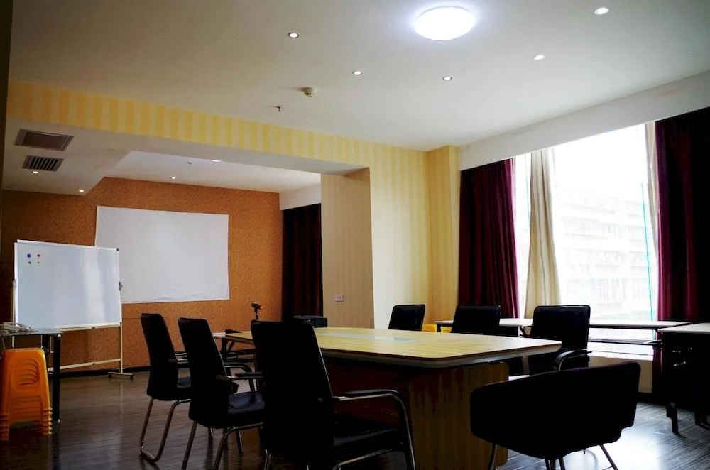 Yajiaxin Hotel