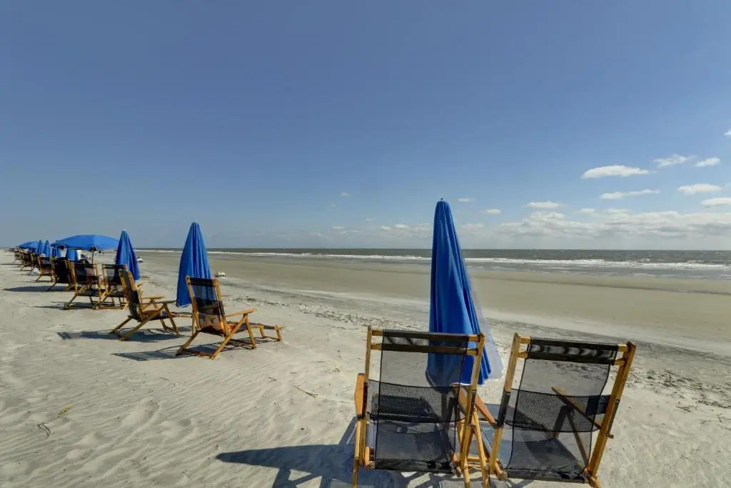 153 Colonnade 2 BR Golf Condo Shipyard