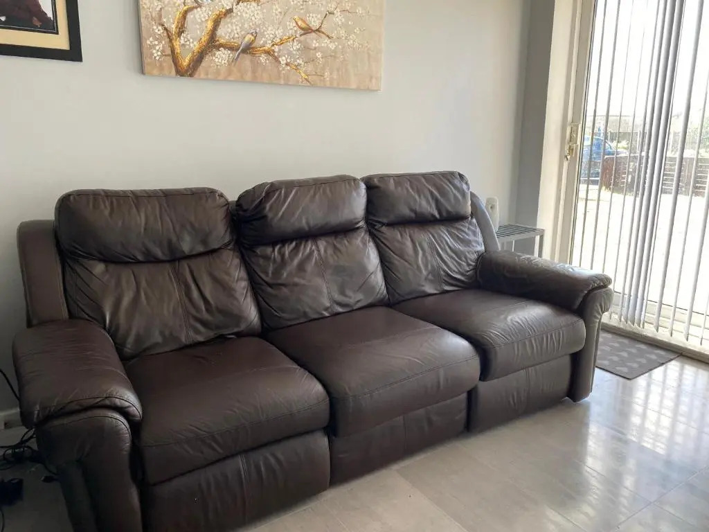 Luxury 2 bedrooms fully equipped Apartment with garden, Free Parking, Free Wifi & Netflix
