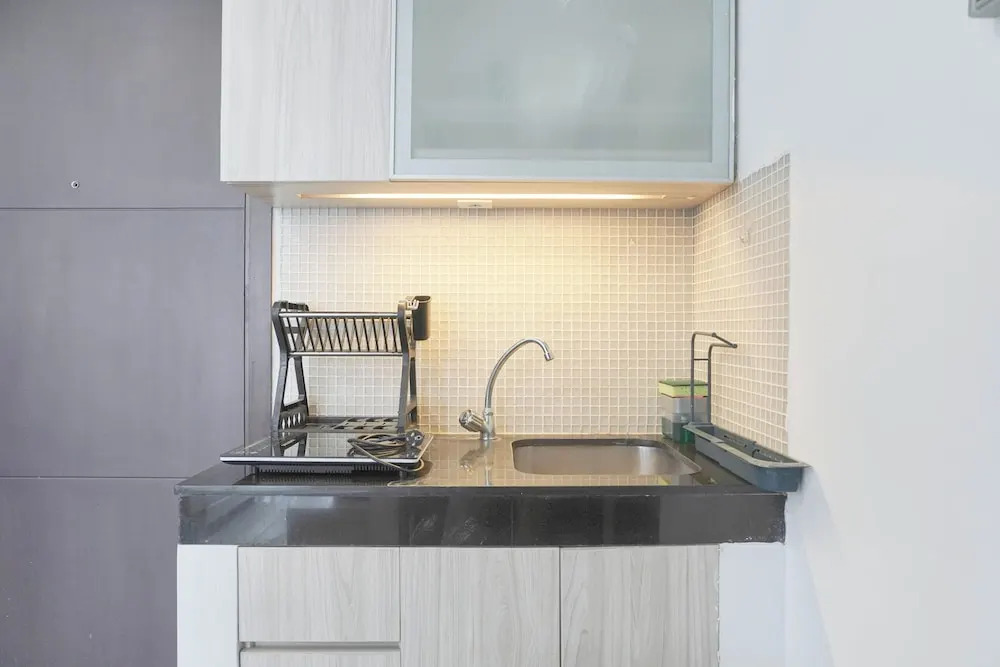 Simply Modern 1Br At Sky Terrace Apartment