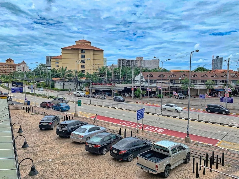 Scandia Beach Hotel - Soi 7 Best Location - 200m to Beach next to Food Market