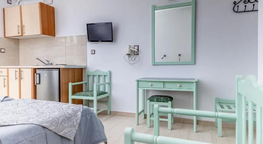 Avraki Rooms & Studios