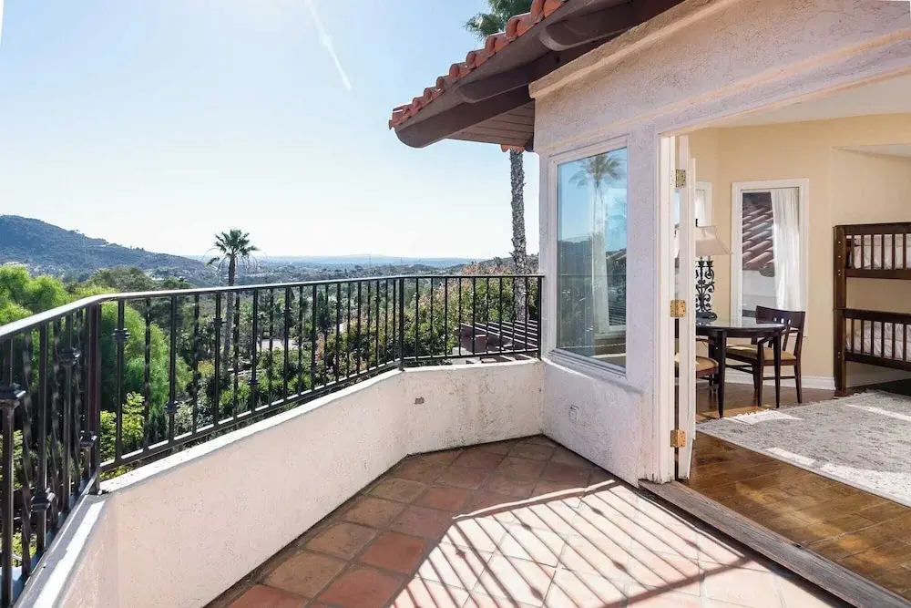 Two Estates w/ Pools, Hot Tubs, Game Rooms, Valley Views & Tennis Court Near Beaches & Wineries