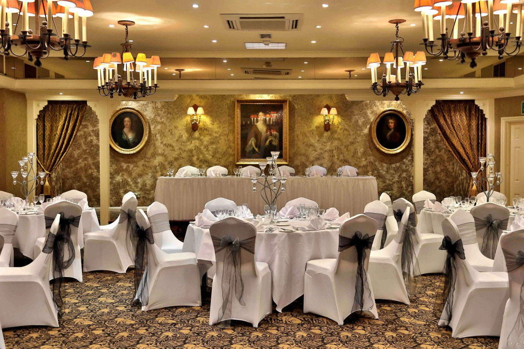 The Bull Hotel, Peterborough