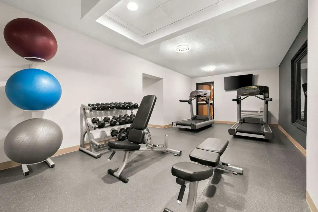 Suburban Studios, Kearney