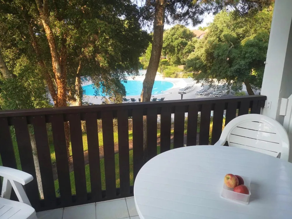 Studio in Moliets-Et-Maa, with Wonderful Lake View, Pool Access And Balcony - 1 Km From the Beach