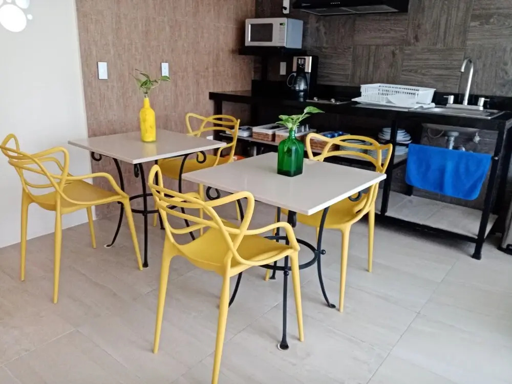 Brisas 10 Beachside Suites