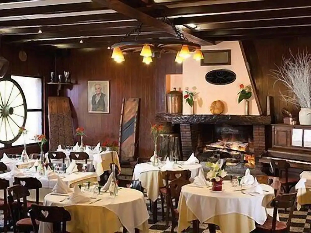 Hôtel Restaurant Pavillon Carina