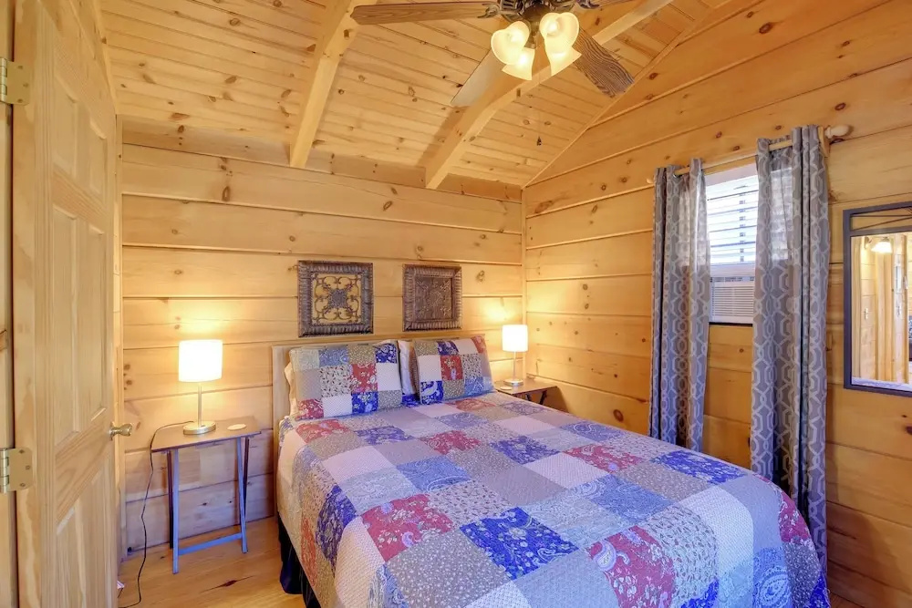Walk to Dtwn Damascus: Cabin w/ Creek Views