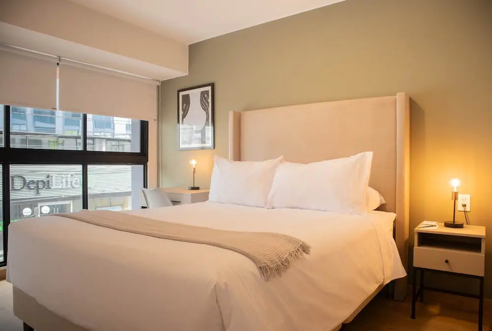 w Elegant 2BR w/ Great Balcony in Miraflores
