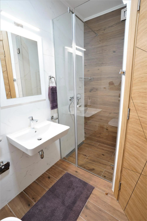 Moonlit Studio Apartment