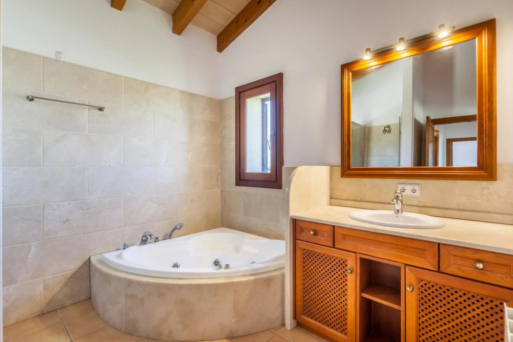 Villa Guillona by Sealand Villas