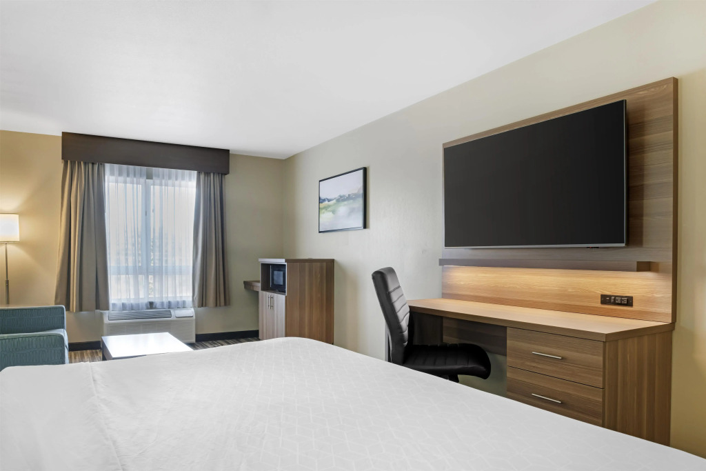 Best Western Plus Dartmouth Hotel & Suites