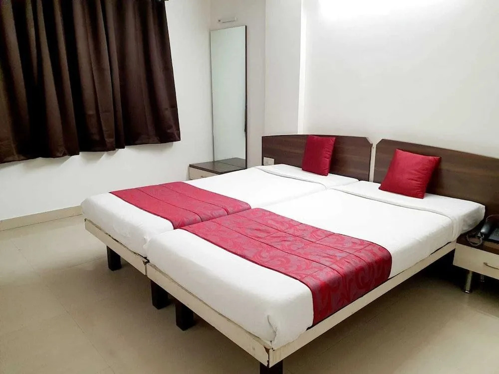 Hotel Bhooshan Airport road