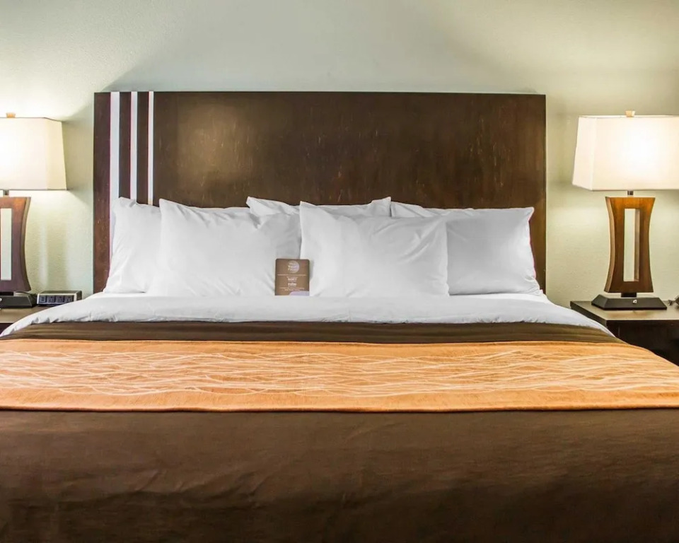 Comfort Inn & Suites