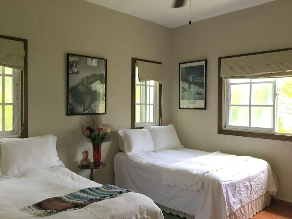 Baoba Breeze Bed & Breakfast- beachfront paradise