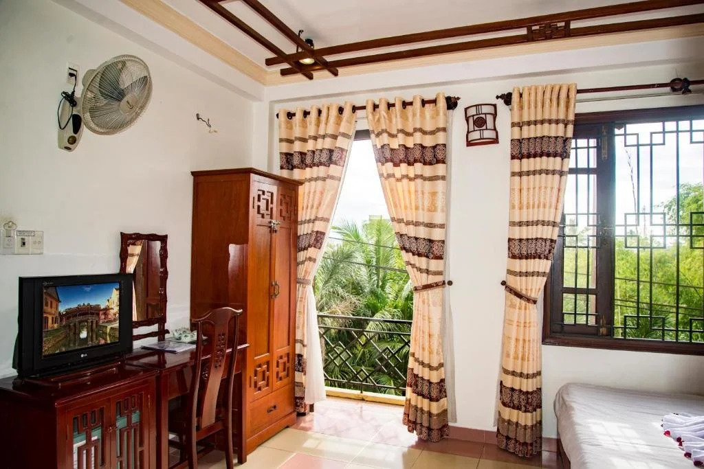 Long Life Hotel