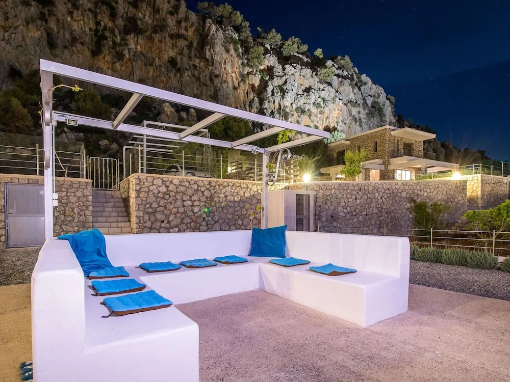 Villa in Rhodes near Ladiko Bay