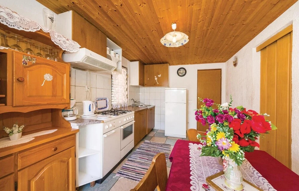 Beautiful Apartment in Vir With 2 Bedrooms and Wifi