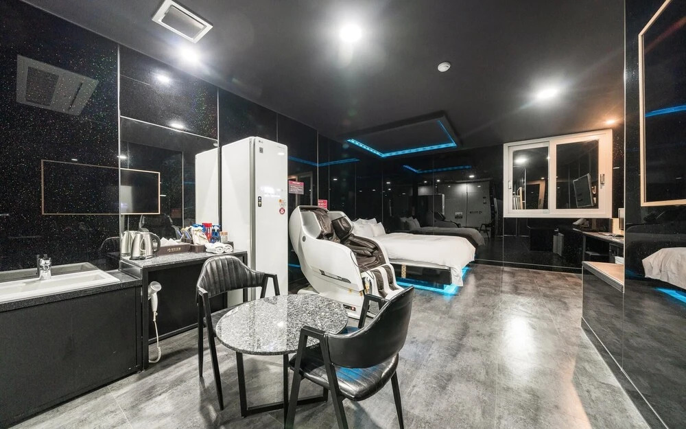 Yeosu San Self Check-in Hotel