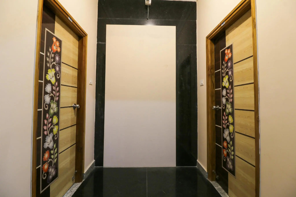Super Hotel O Karakambadi Road Near Leela Mahal Circle